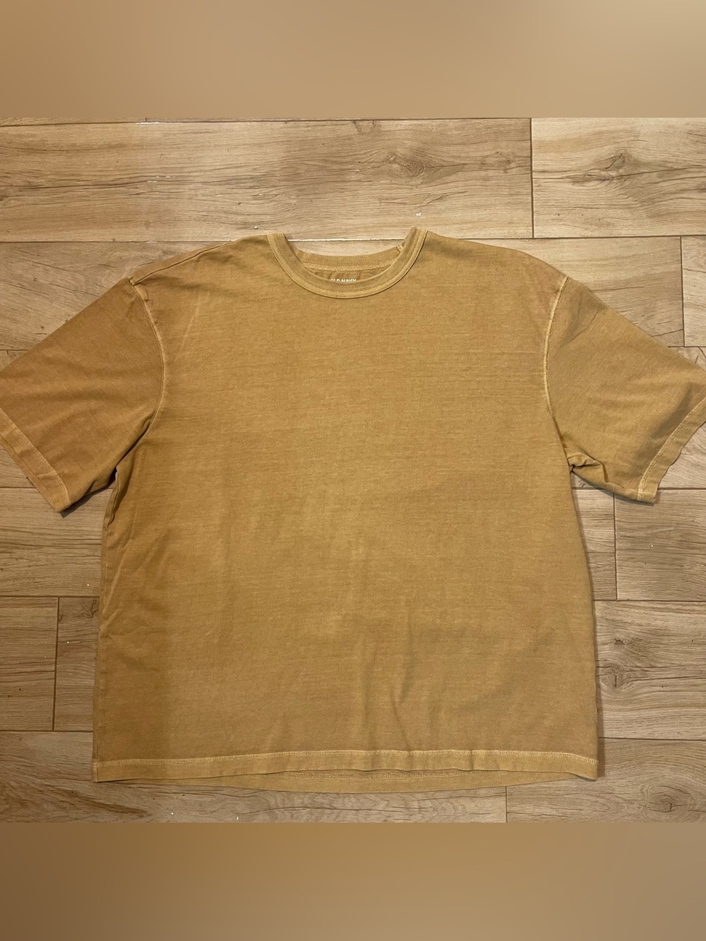 Old Navy Men’s L Cropped Mustard Crewneck T-Shirt